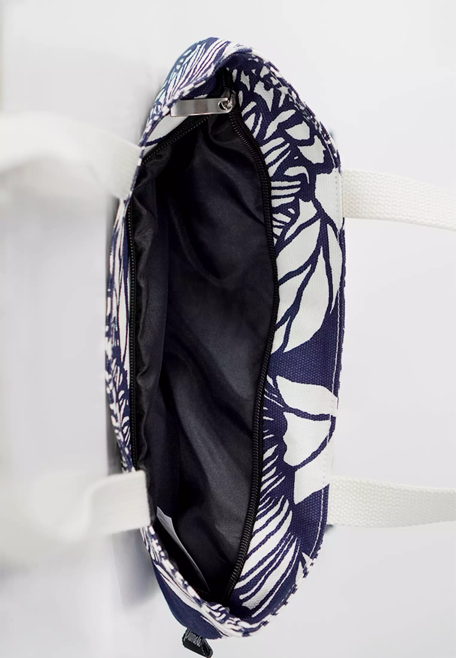 Tote Bag Tas Wanita Bahan Kanvas Penutup Resleting - Navy Flower