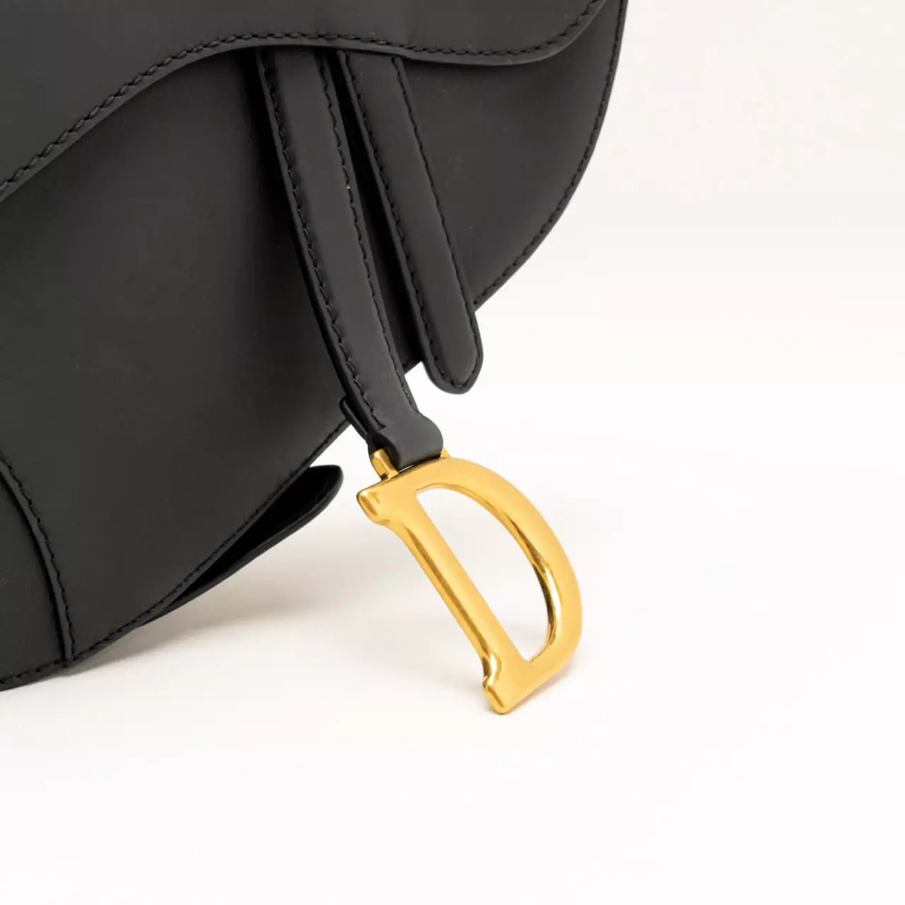 Medium Soft Saddle Bag with Strap Smooth Calfskin Black Vintage