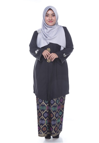Nayli Plus Size Black Kebaya Labuh from Nayli in Black and Gold