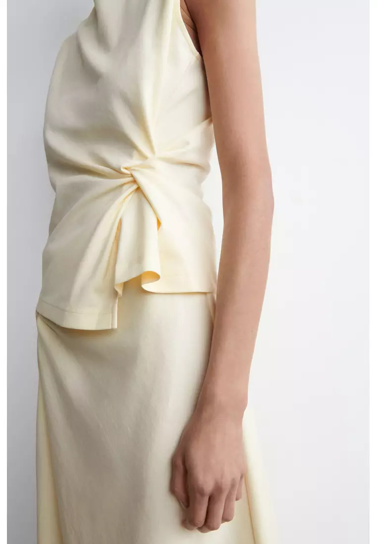 TWIST-DETAIL TOP
