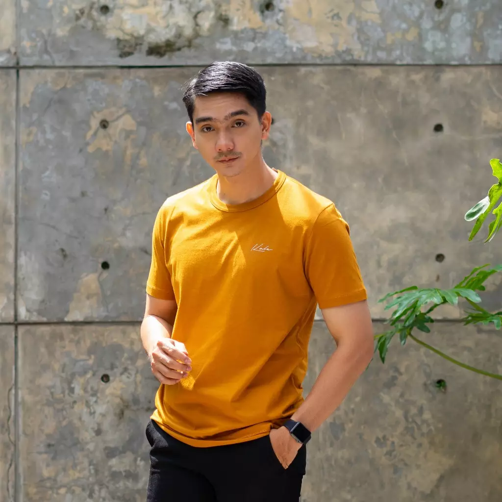 Kale Axelo Dark Mustard/ Kaos Lengan Pendek Pria / Kaos Unisex