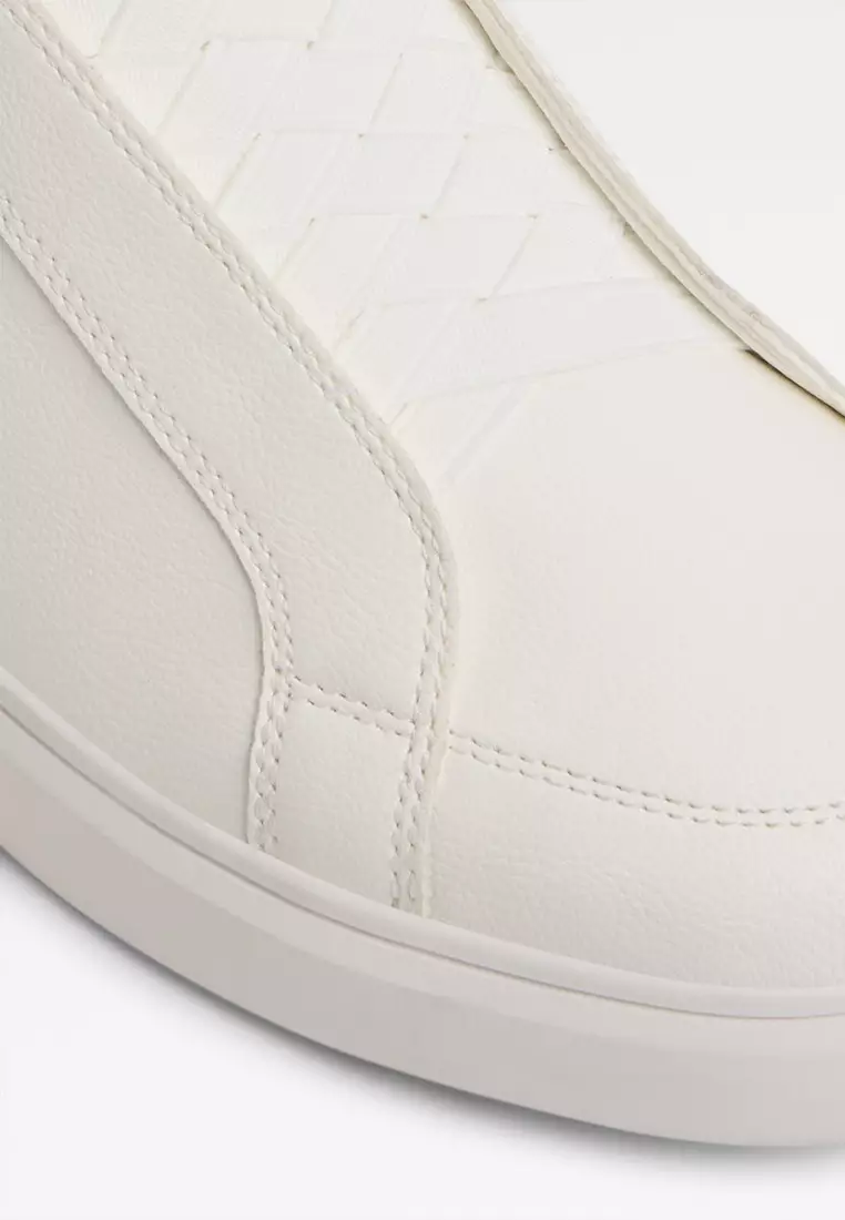 Jona Slip-On Sneakers