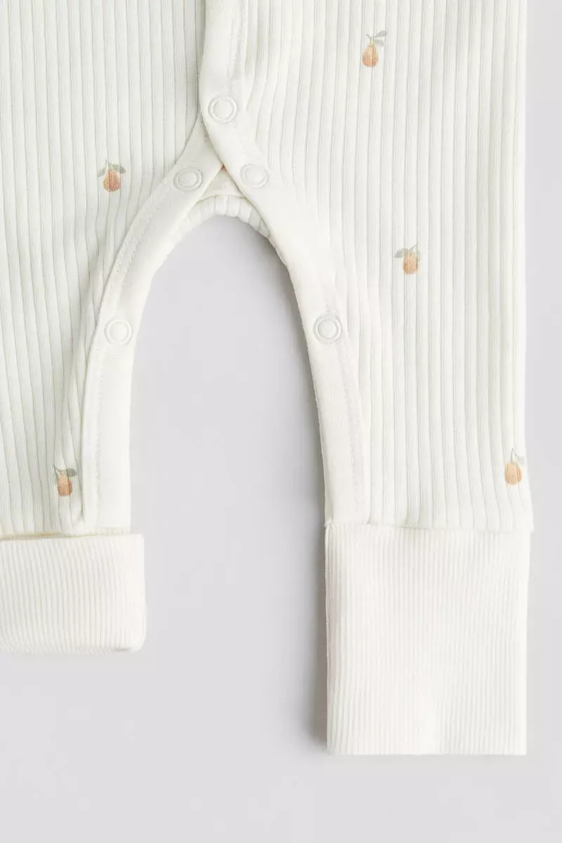 Adjustable-fit romper suit