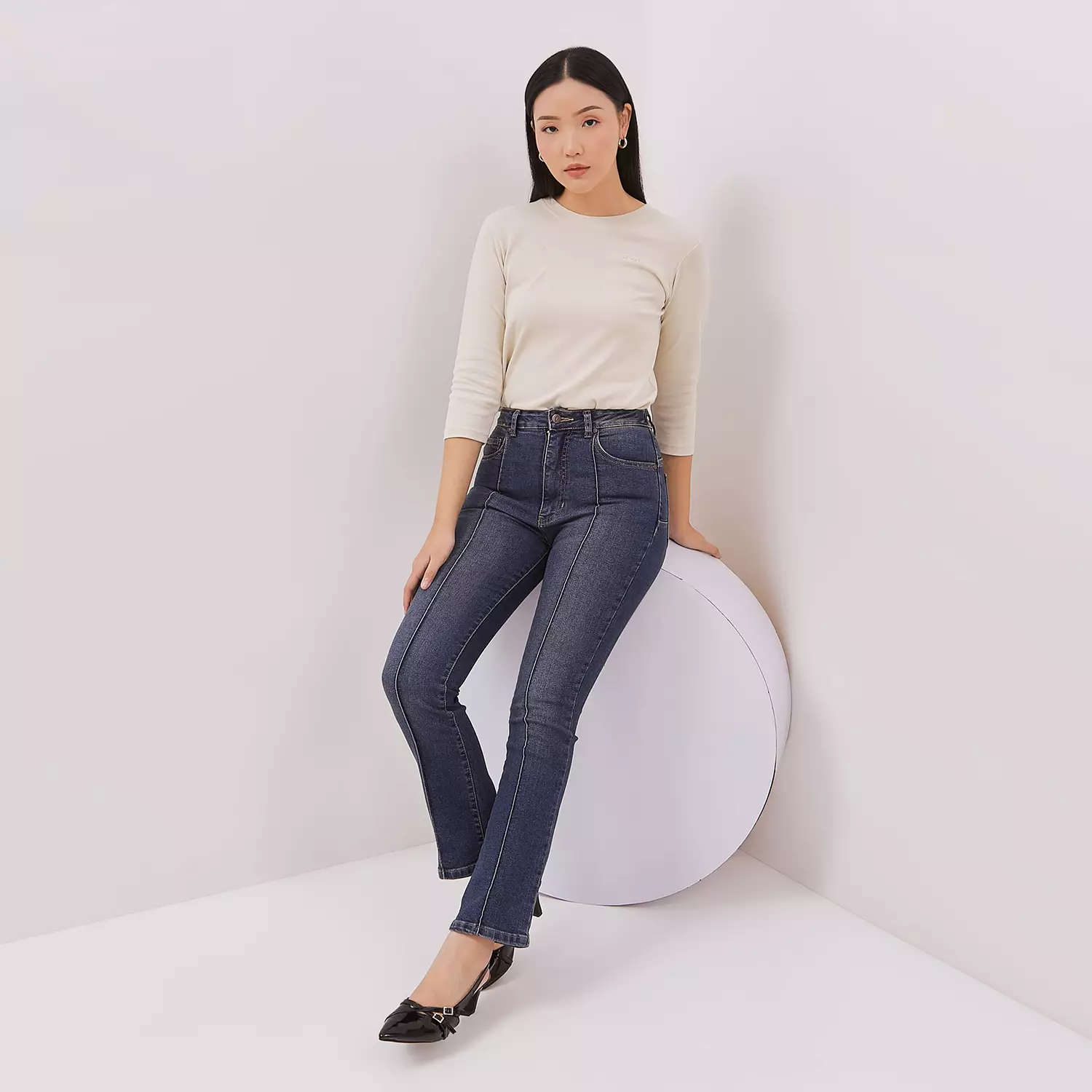 DUST Celana Pintuck Bootcut Jeans Lekira Medium Dark Blue (D. 31312)