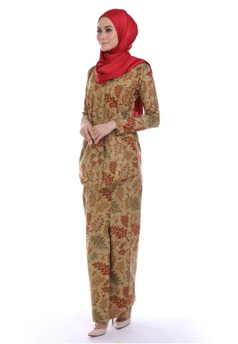 Buy HABRA Kara Kebaya Batik KR29 from HABRA in Brown only 229