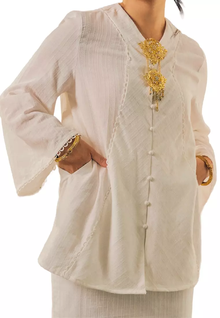 UMMA Seroja Loose Modern Kebaya in White