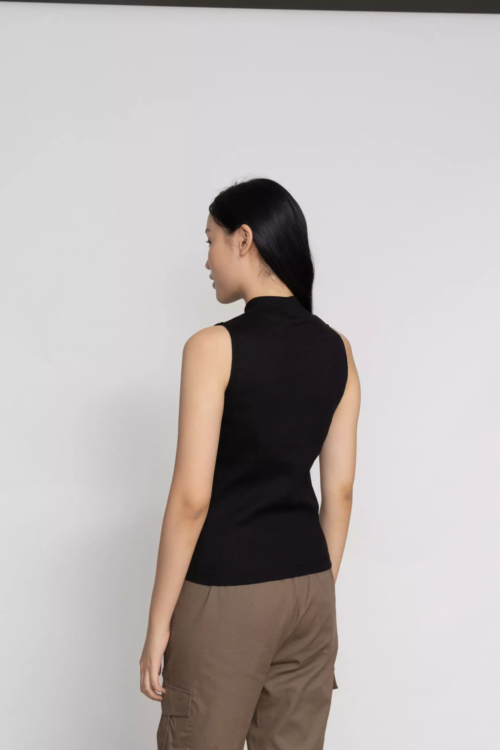 Kaos Wanita Youra Black