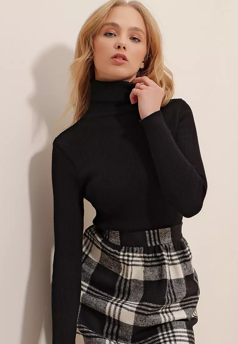 Turtleneck Corduroy Knit Sweater