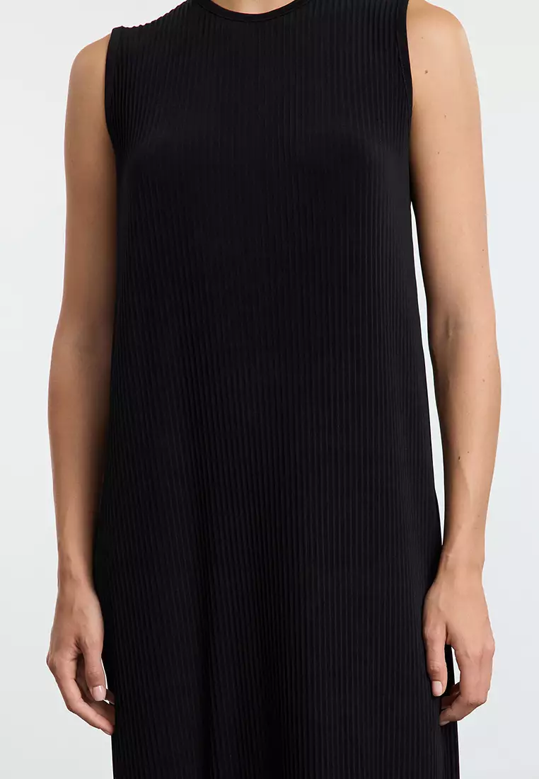 Straight Sleeveless Dress