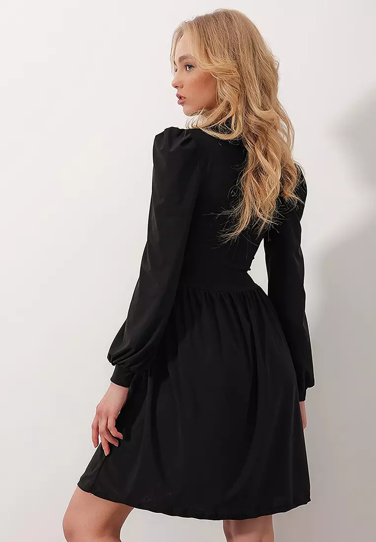 Black keyhole outlet dress long sleeve