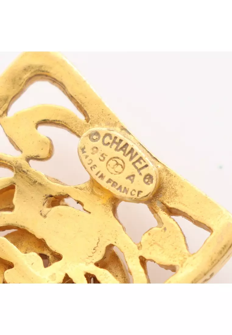 Pre-Loved Chanel coco mark earrings GP gold 95A