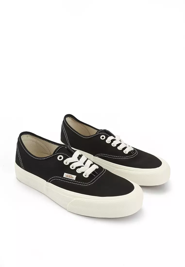 Vans authentic 2025 black malaysia