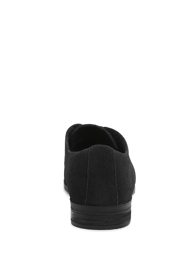 Classic Derby Shoes in Black