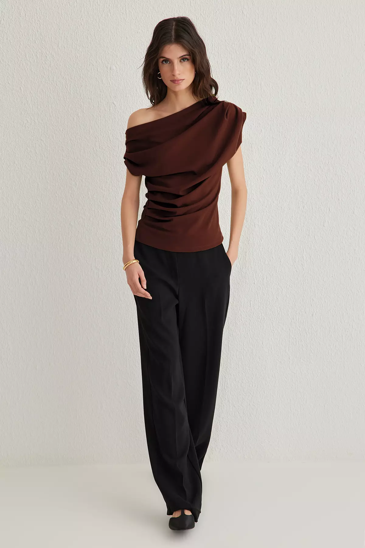 Brown Gathered/Draped Detailed Flowy Asymmetric Collar Knitted Blouse TWOSS25BZ00024
