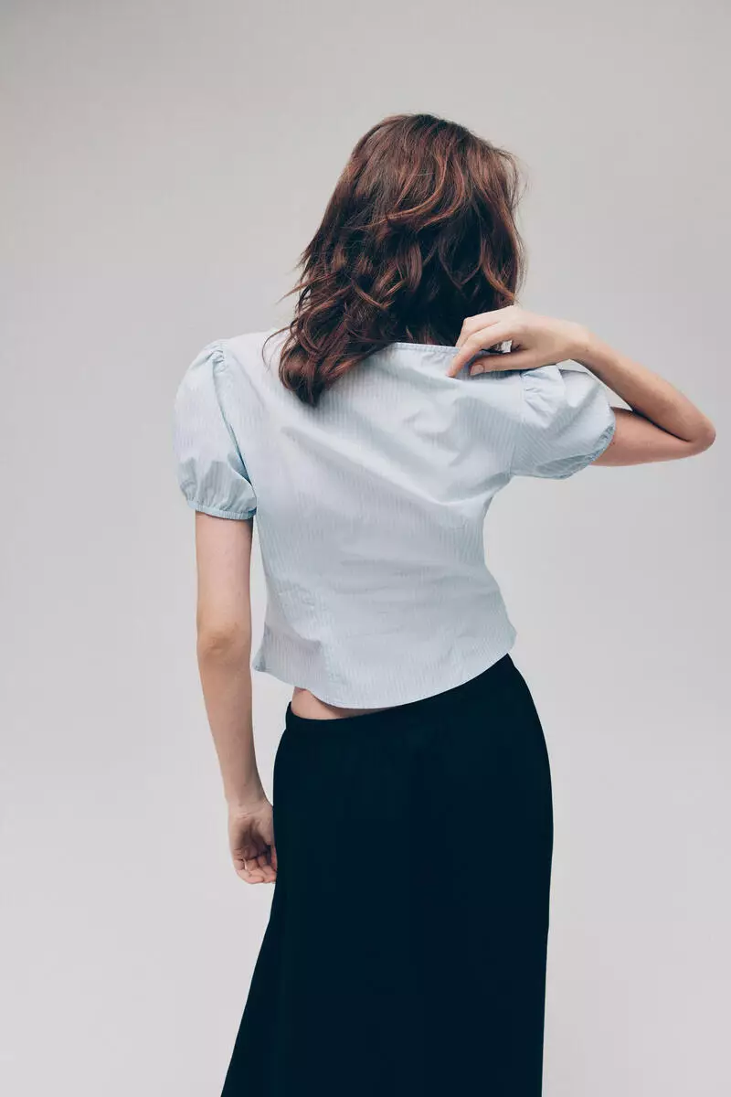 Puff-sleeved poplin blouse