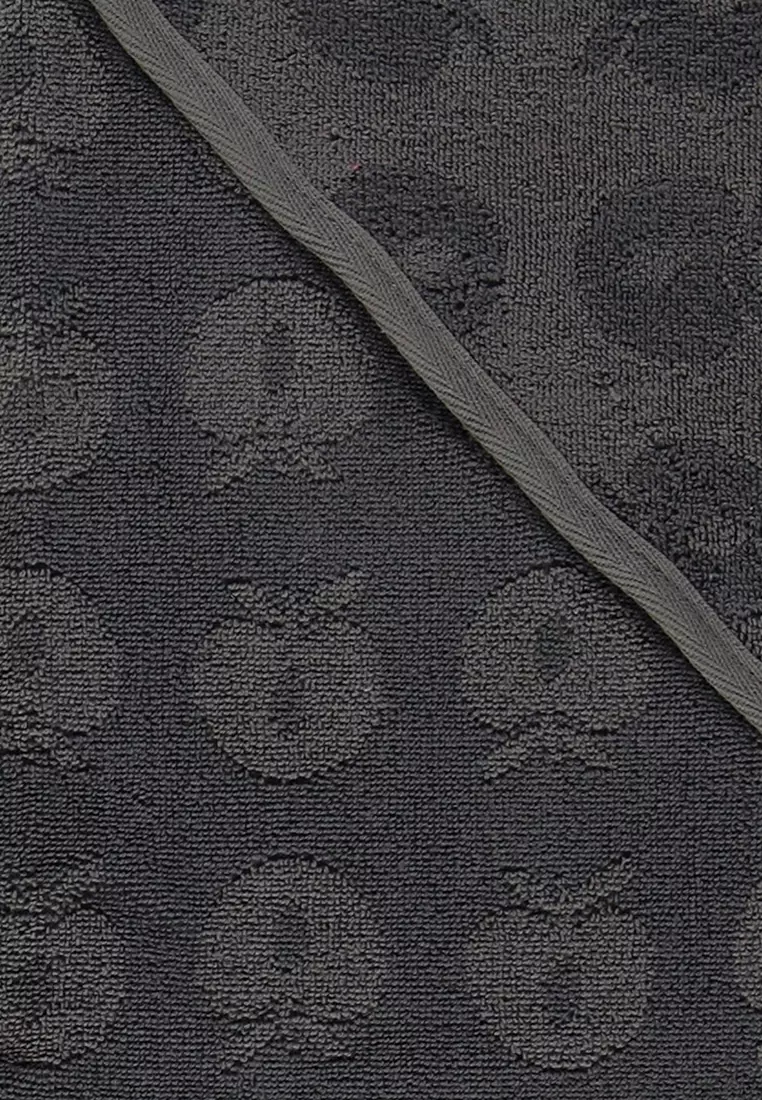 Baby towel with apples