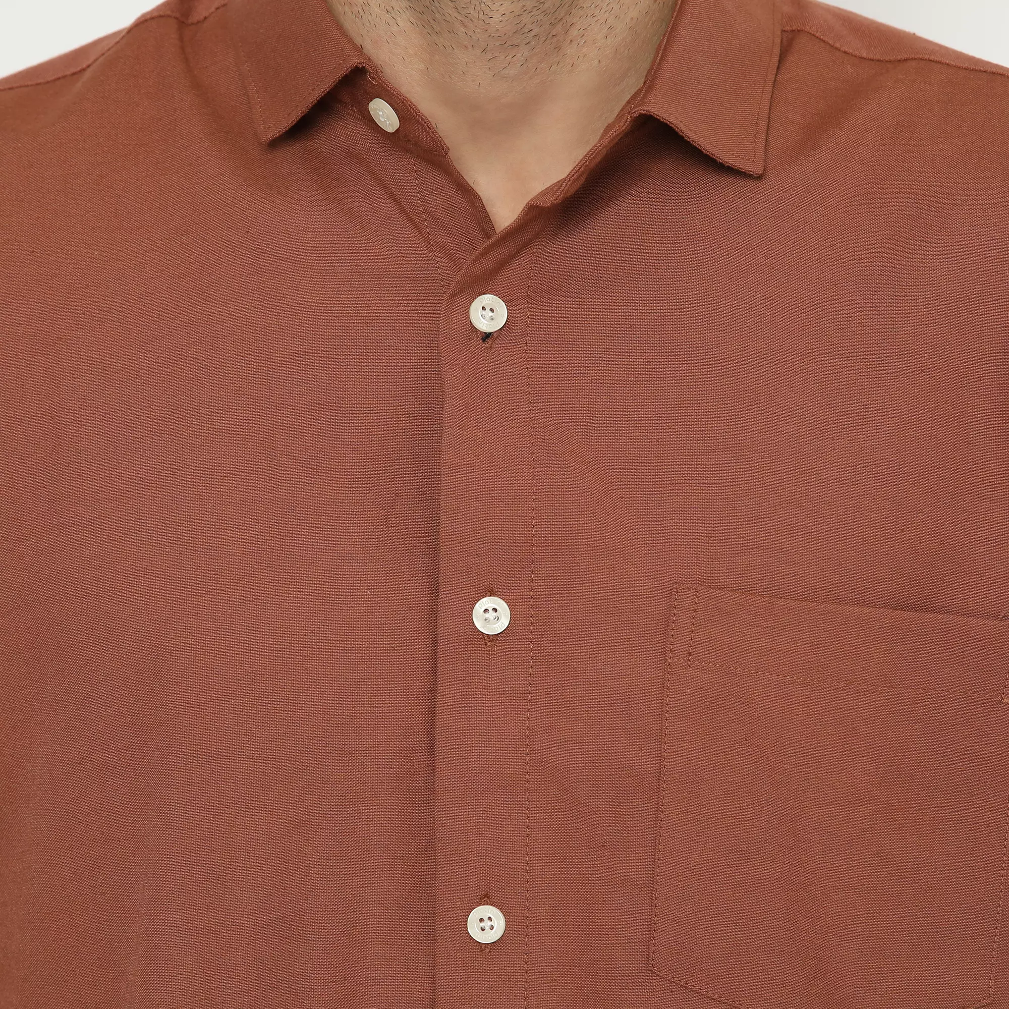 Platini Kemeja Pria Polos Lengan Pendek Katun Chambray Oxford 73319 Merah Bata