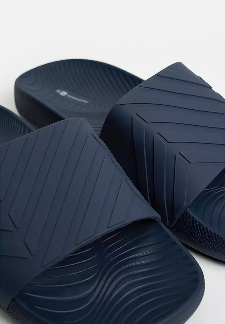 Men's Soft Footbed Slides with Embossed Pattern
