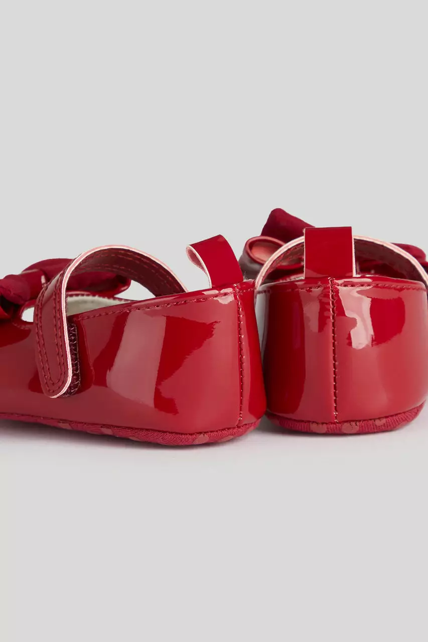 Mothercare Red Bow Pram Shoes - Sepatu Bayi Bayi Perempuan (Merah)