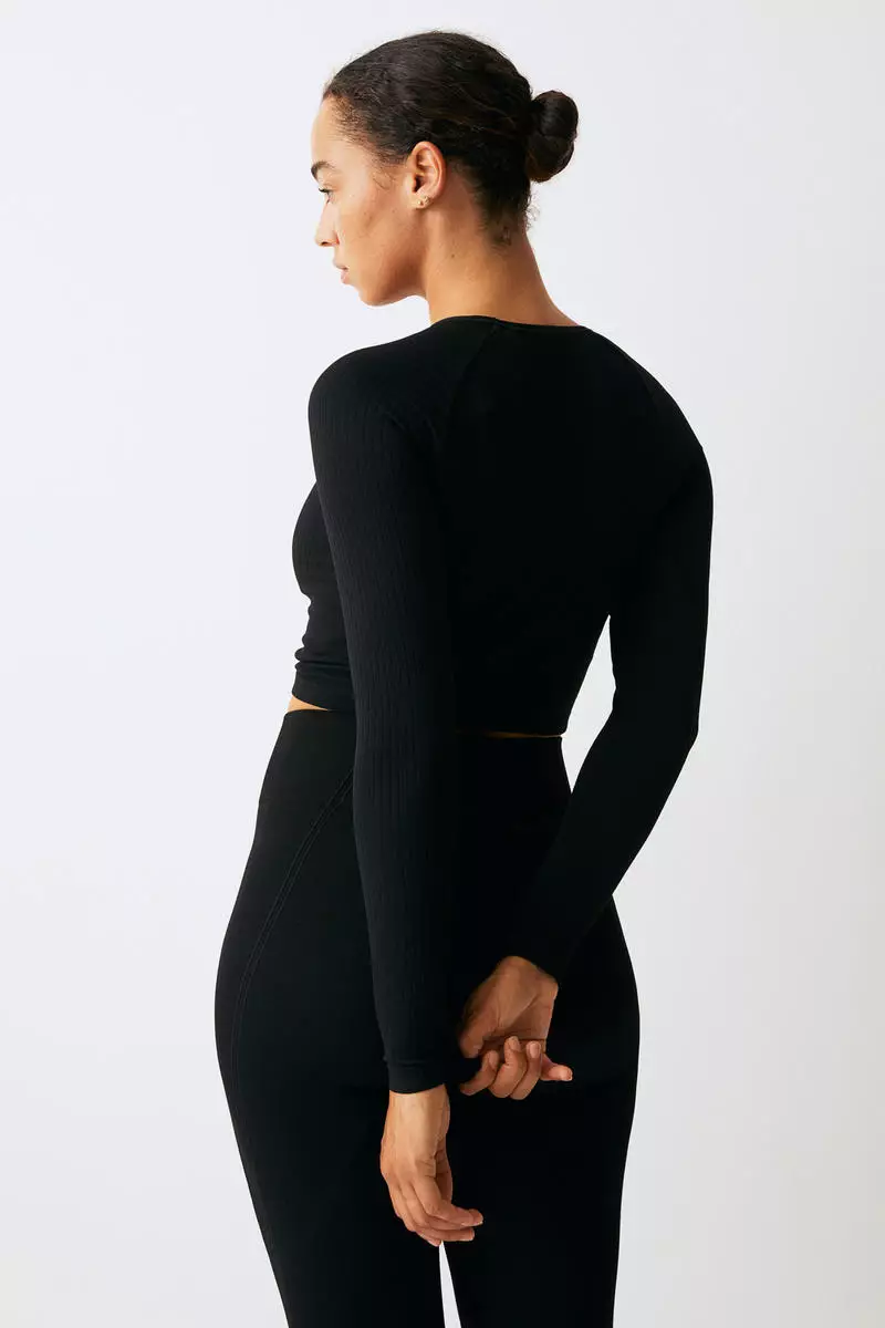 ★DXOH★Life Semi Warmer Crop Tee Black★正規品/韓国直送料込 Patchwork Black T-shirts Gothic One Shoulder Sleeve Y2k Crop