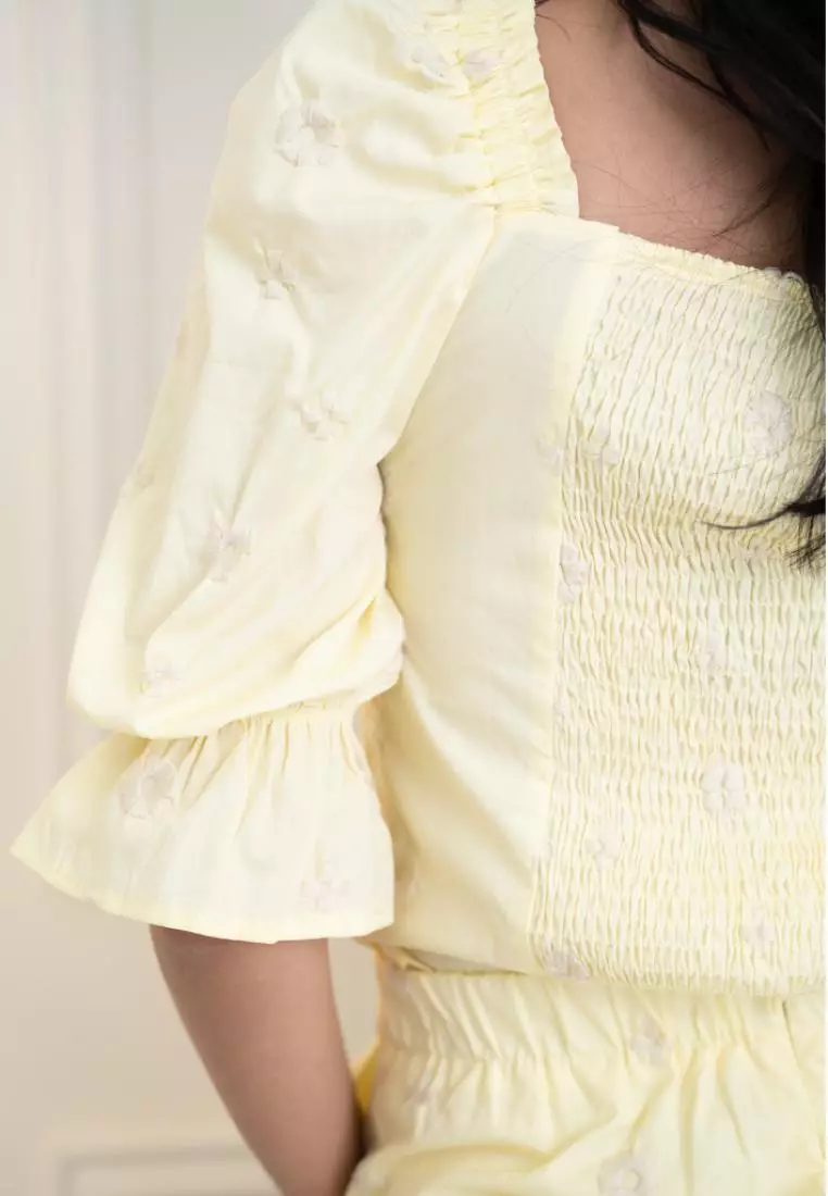 EMBROIDERY COTTON BLOUSE WITH ELASTICITY