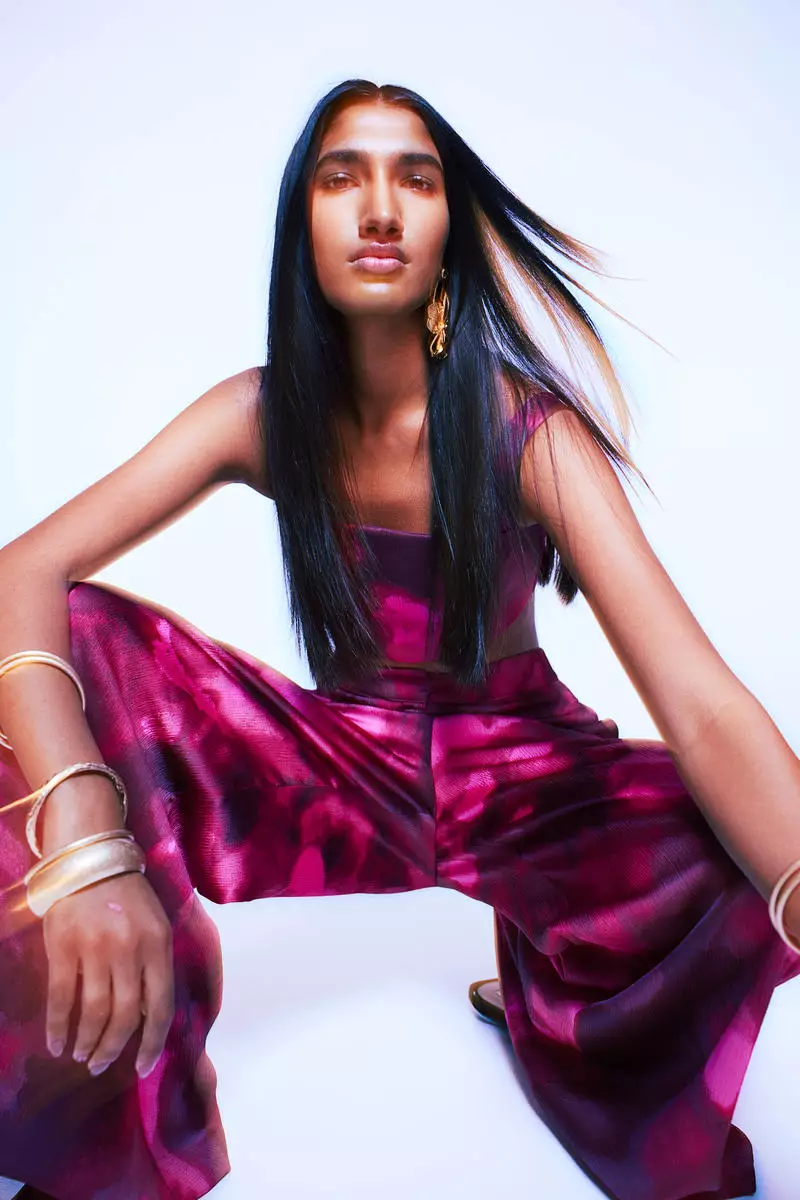 Square-neck crop top