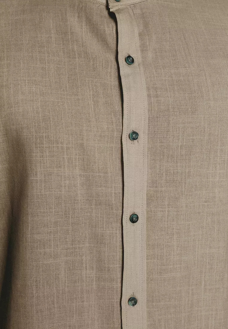 Prevailing Collar Slim Fit Shirt