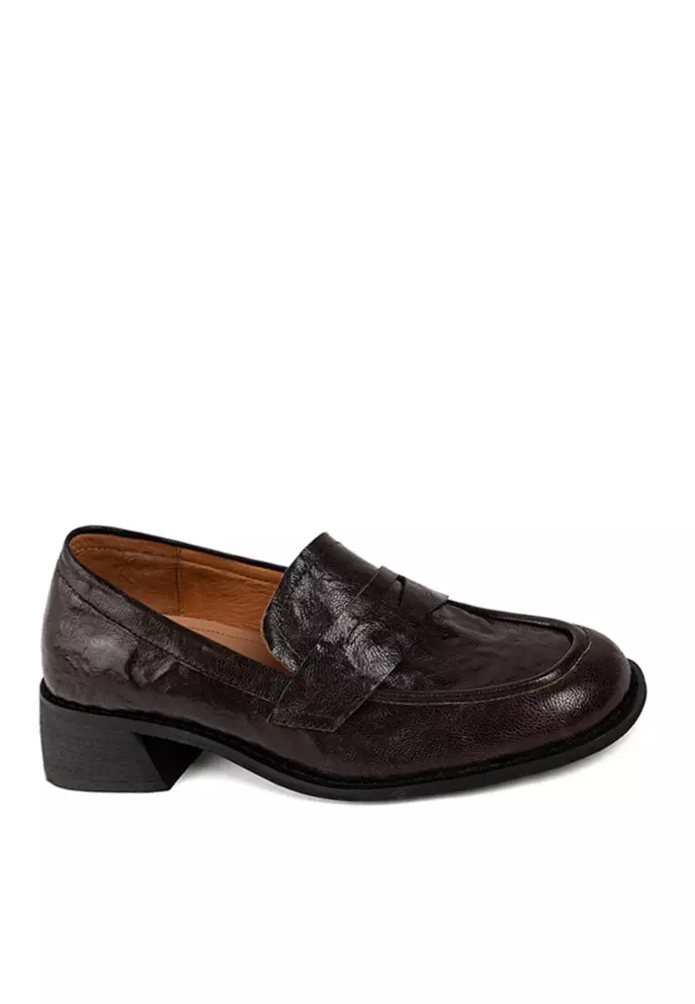 Discount on Twenty Eight Shoes  shoes - SKU: VANSA Retro Sheep Leather Platform Loafers VSW-F08261639