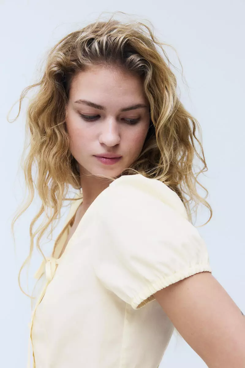 Puff-sleeved poplin blouse