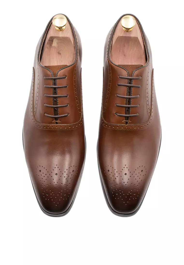 Mendoza Medallion Chestnut Oxford