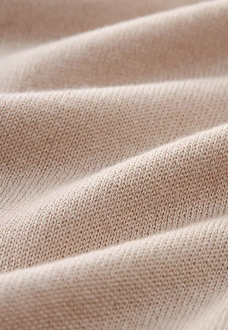 Ivory U-Neck Raglan Sleeve Knit Top