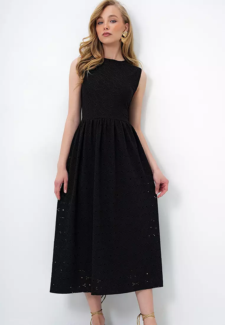 Women's Black Hidden Zipper Sleeveless Premium Guipure Dress Alc-X14143
