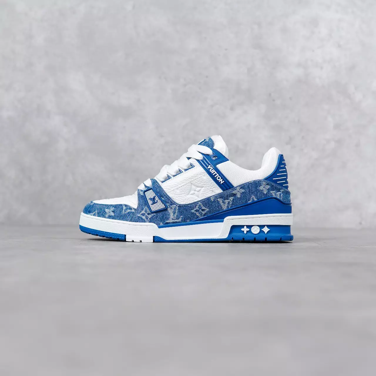 Sepatu LOUIS VUITTON LV TRAINER MONOGRAM BLUE WHITE SNEAKER 100% ORIGINAL