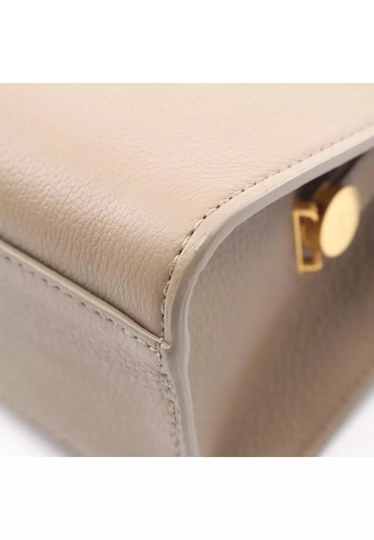 Pre-Loved BALLY TRAPEZE SOFT one shoulder bag leather Gray beige