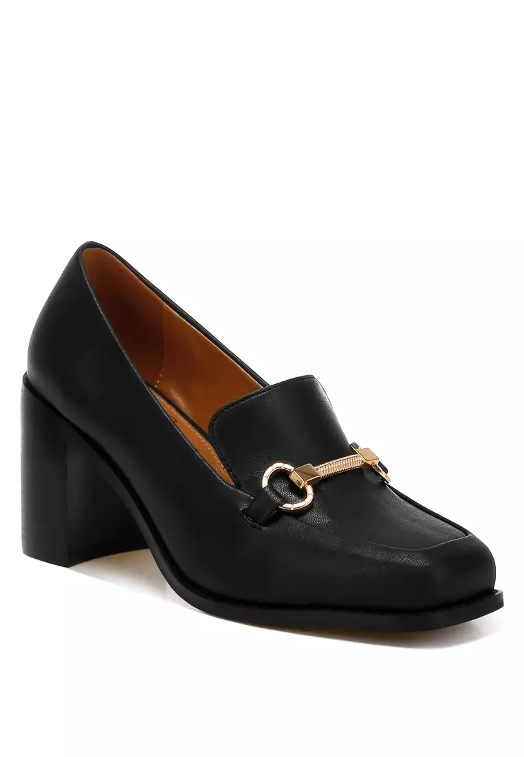 Sepatu Loafer Klasik dengan Hak Blok dan Warna Hitam