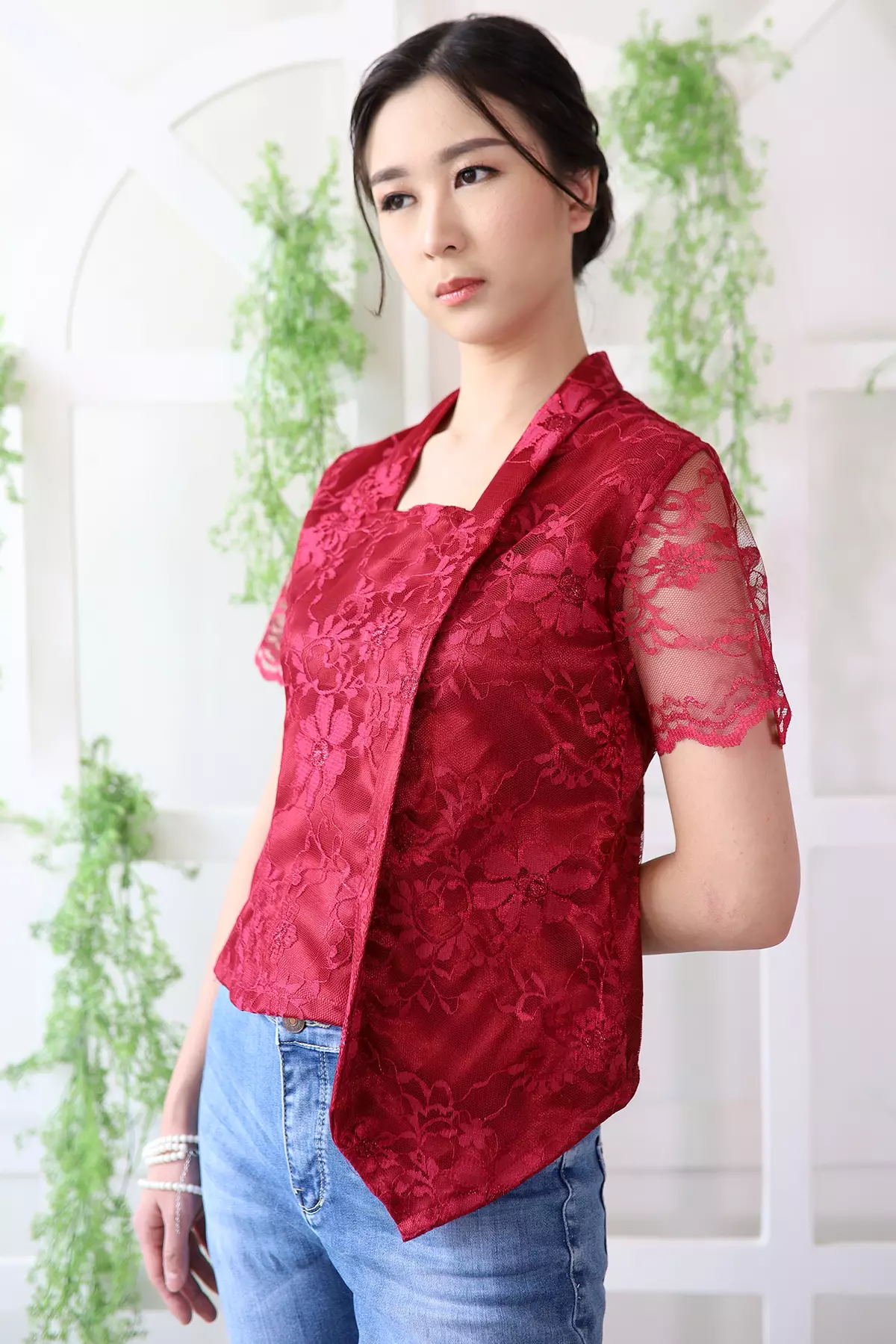 Katarina Brukat Red Wine Kebaya