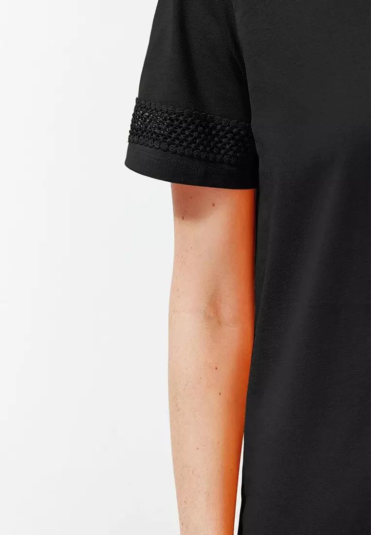 Black Accessory Detail Basic/Regular Pattern Knitted T-Shirt