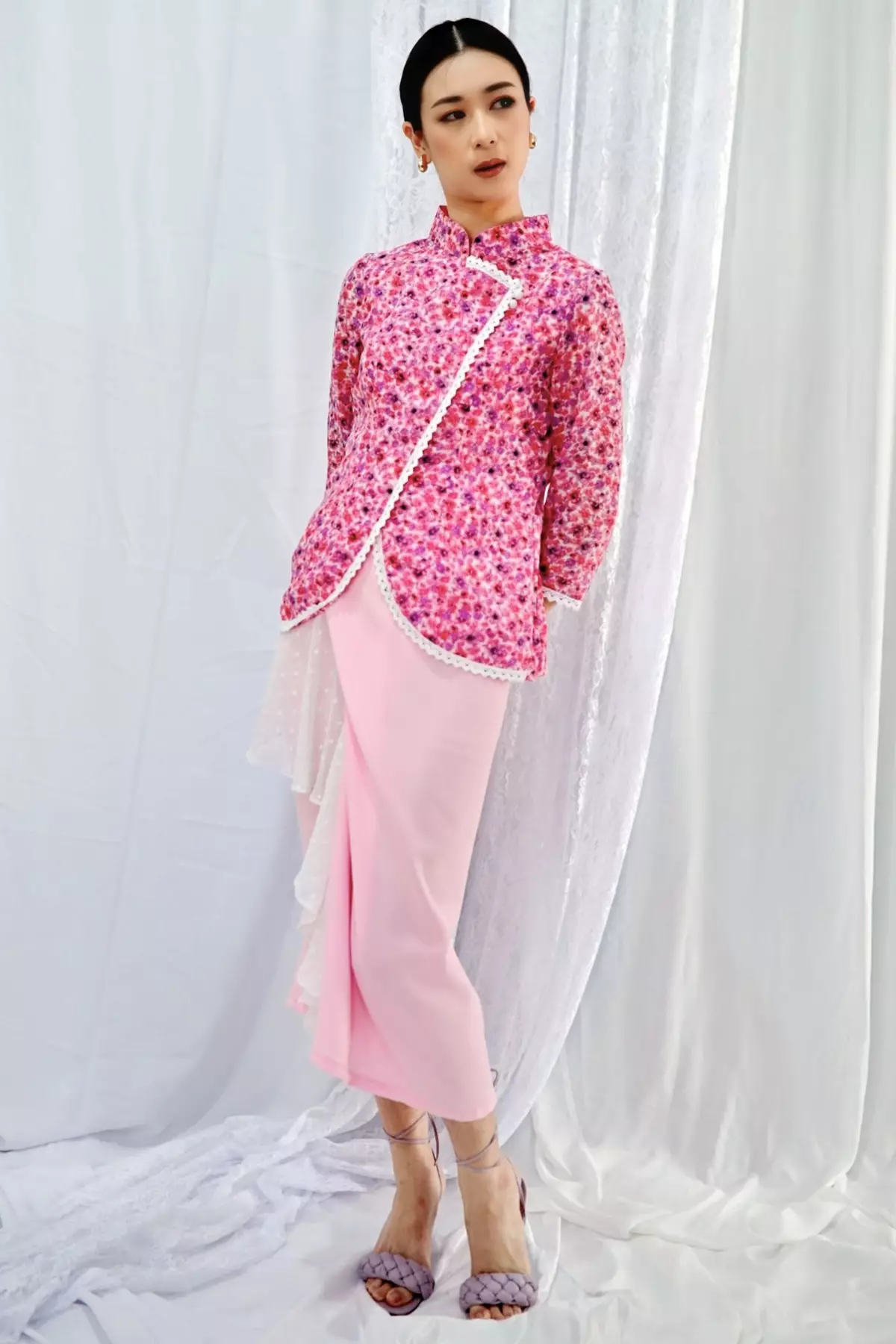 Jeng Dipha Kembangan Pink Kebaya Janggan
