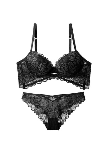 W.Excellence black Premium Black Lace Lingerie Set (Bra and Underwear) 4EB8CUS4F8D39CGS_1