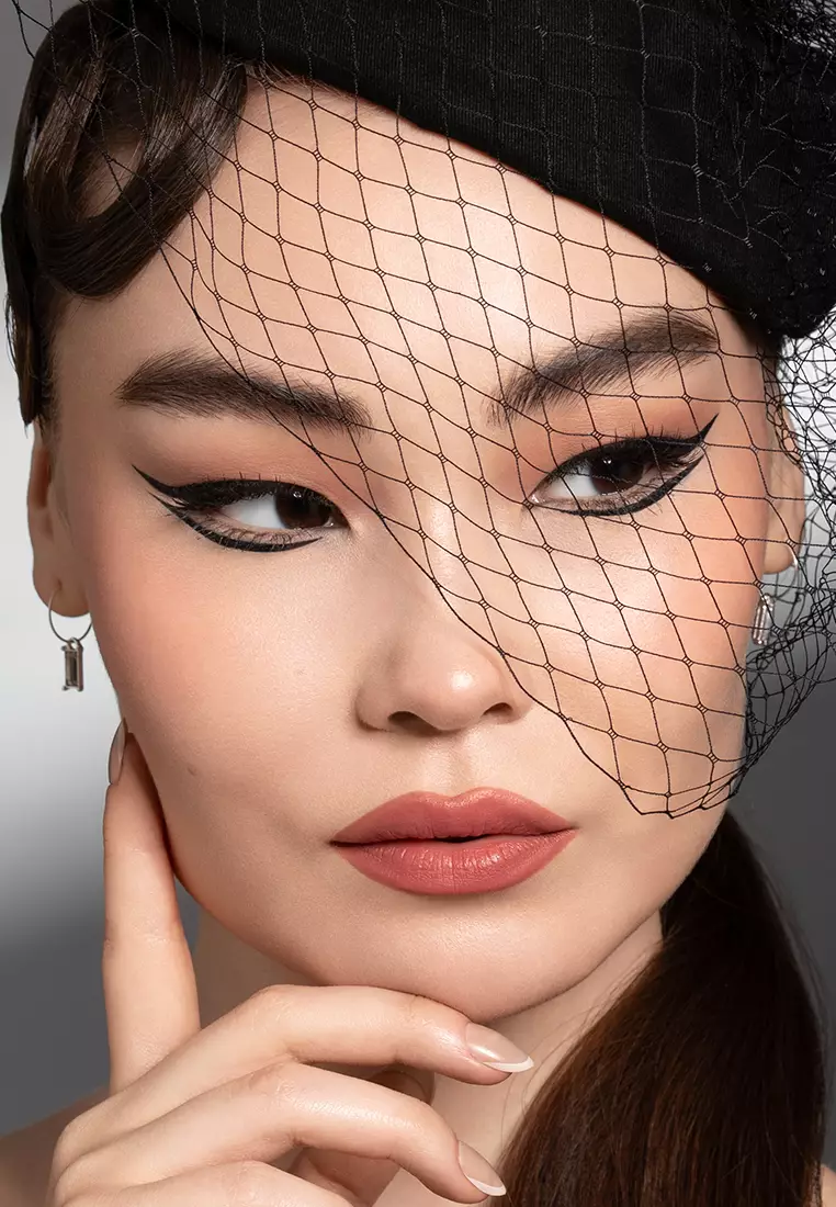 Wing Flick Eyeliner [Dual-Ended Brush Point Liquid Eyeliner] in Ultra Black