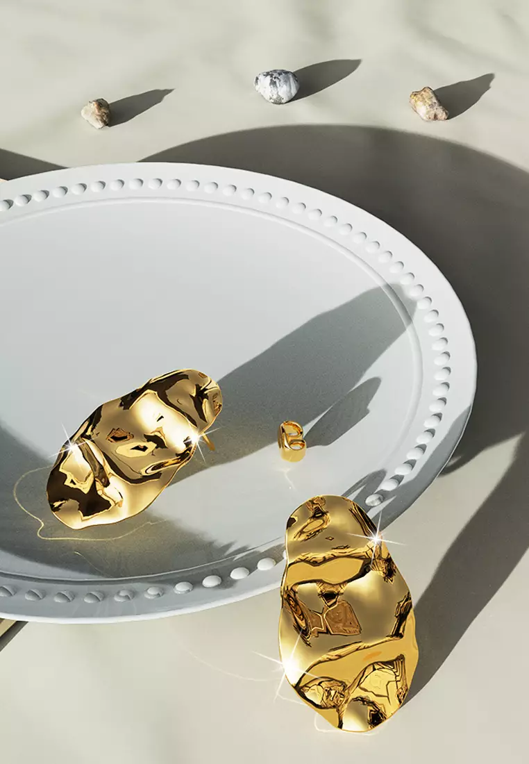 Textured Stud Earrings in Gold