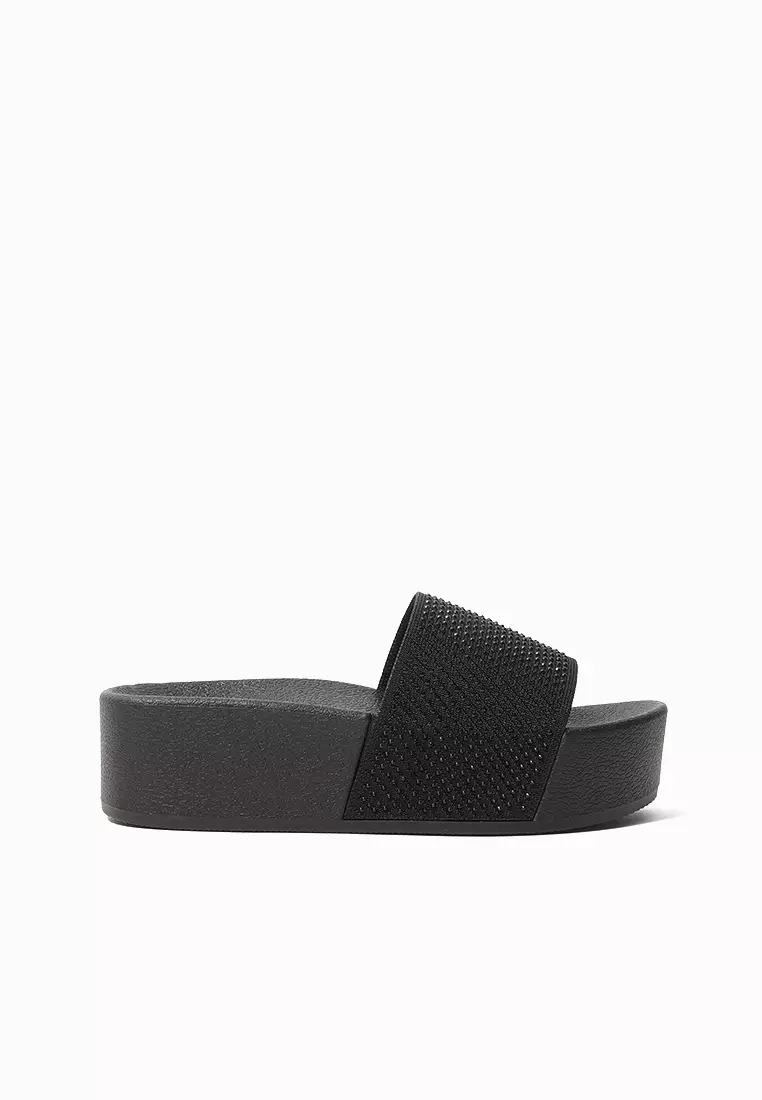 Discount on CLN  shoes - SKU: Lyca Slides