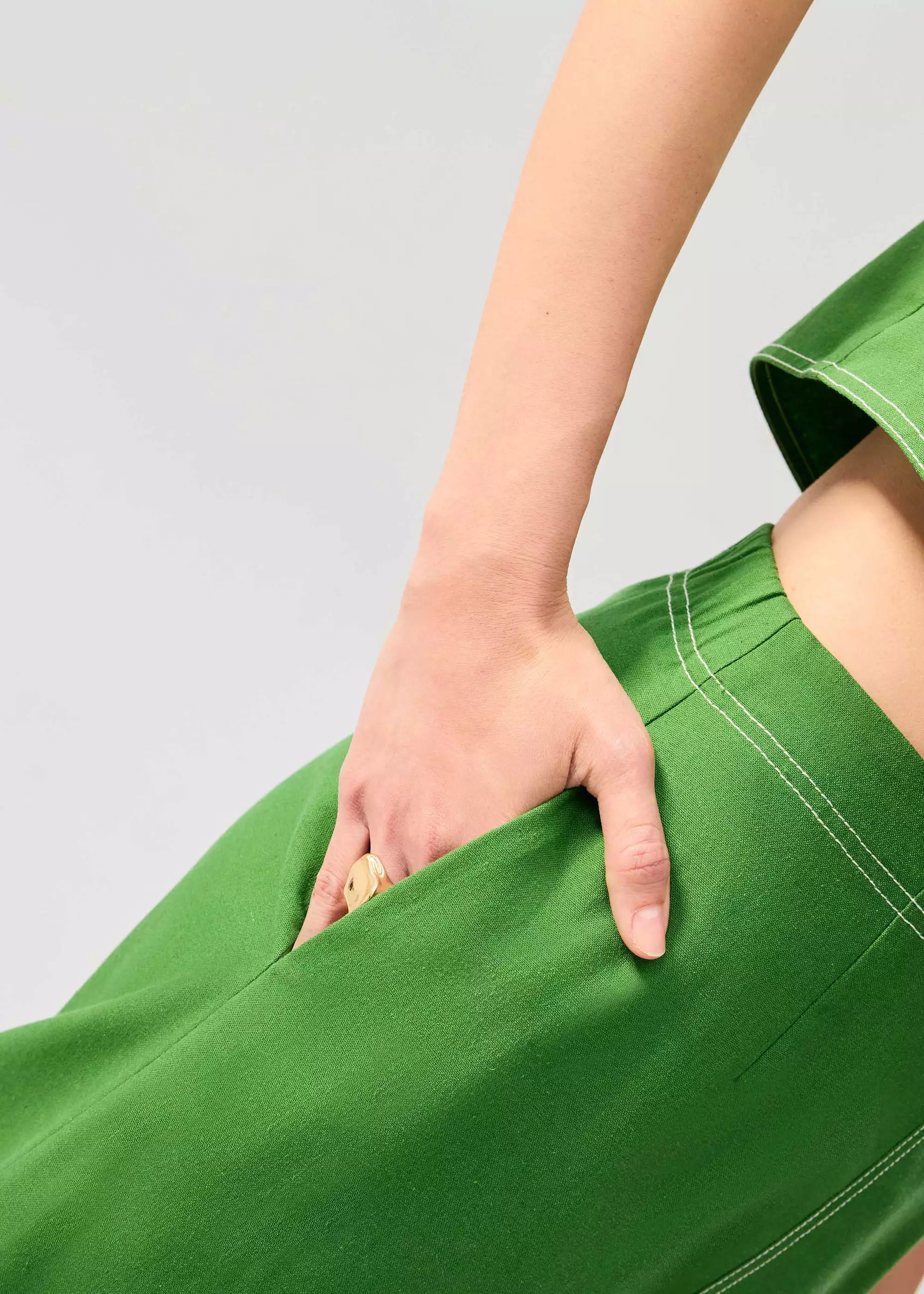 Rok Wanita - Elastic Contrast Stitch High Waist A-line Maxi Skirt