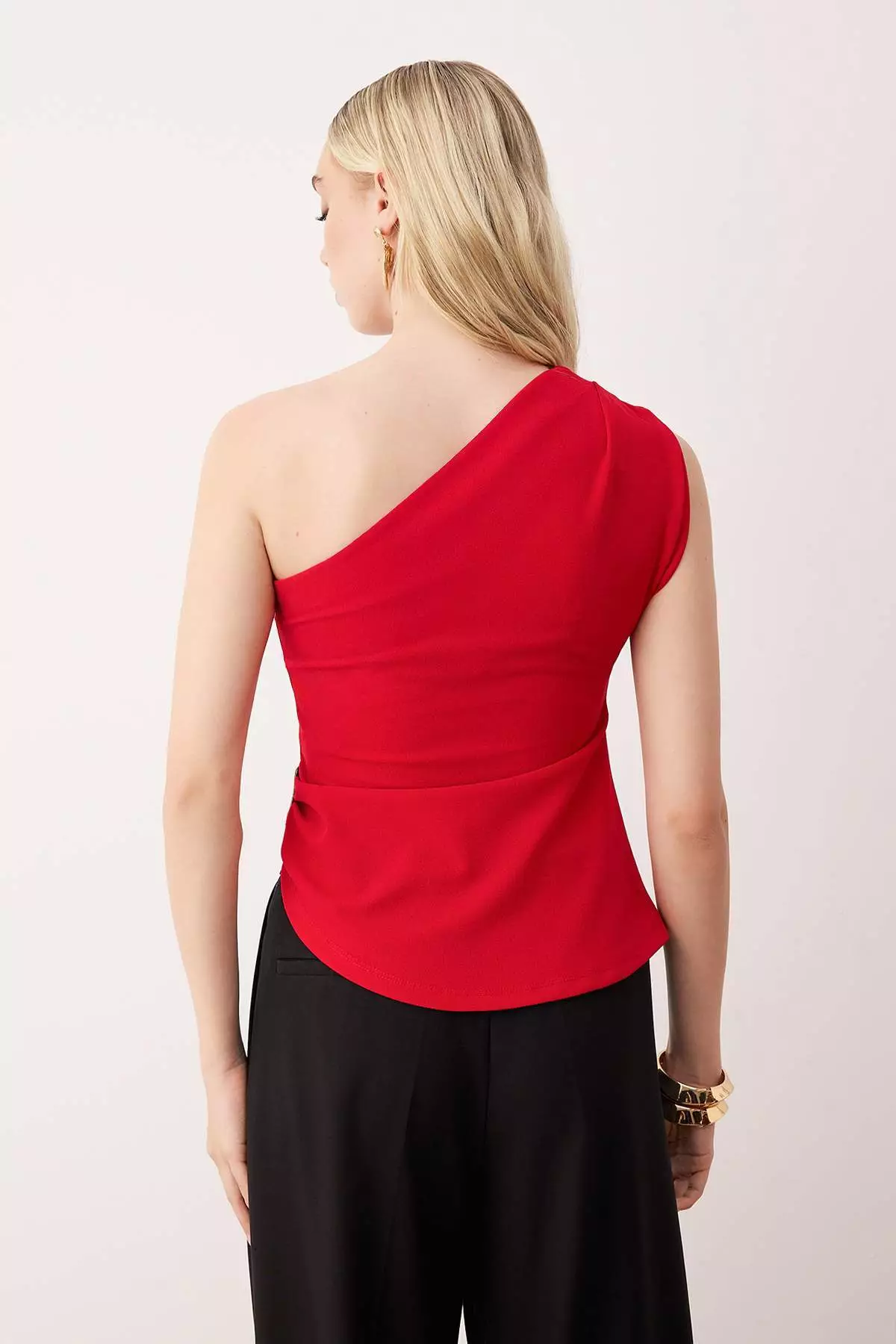 Red Plain Boat Neck Sleeveless Knitted Scuba Crepe Party Blouse