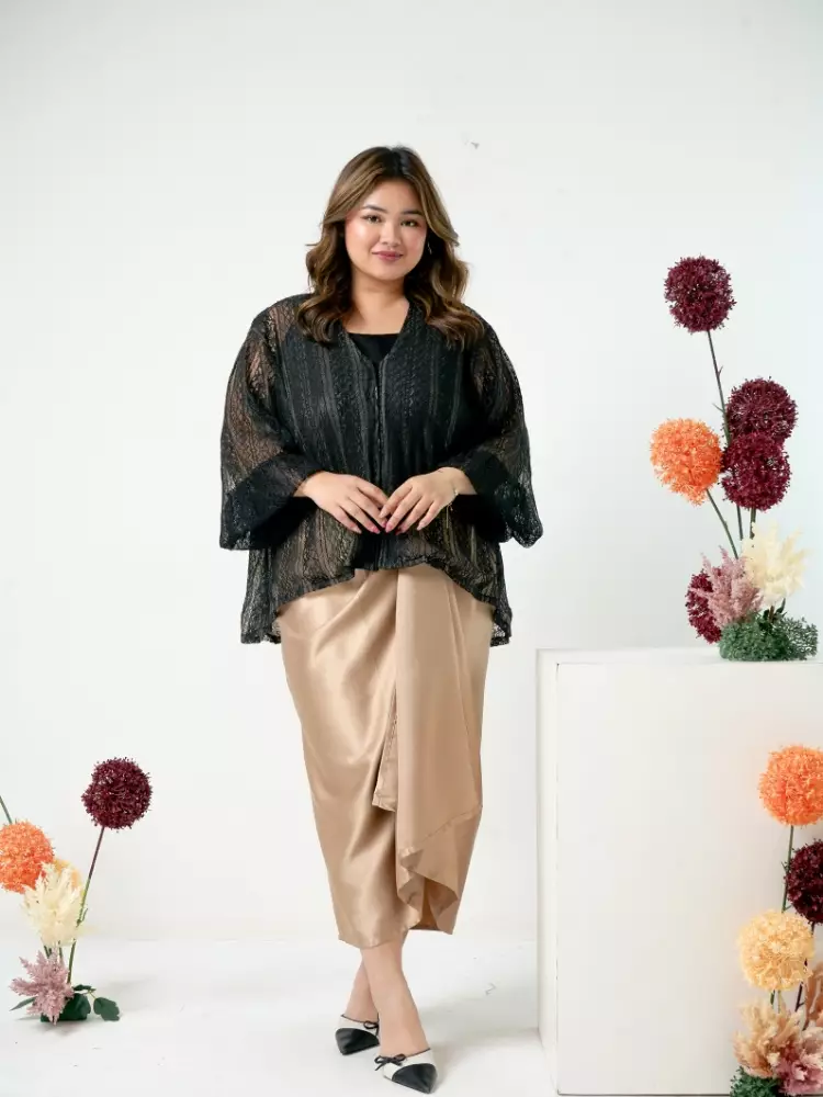 xtramiles Ladies top varaya lace top black