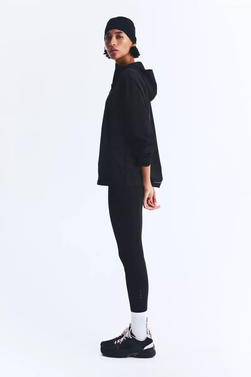 Zip-top running jacket with DryMove™