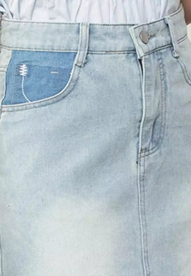 Clorena Midi Skirt Jeans with Gradation Pocket in Light Blue