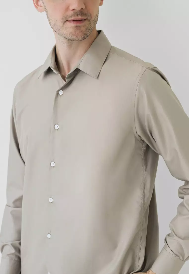 Cotton Well Elvon Smart Shirt Taupe | Kemeja Pria Formal Basic Clean Lengan Panjang Cokelat Abu