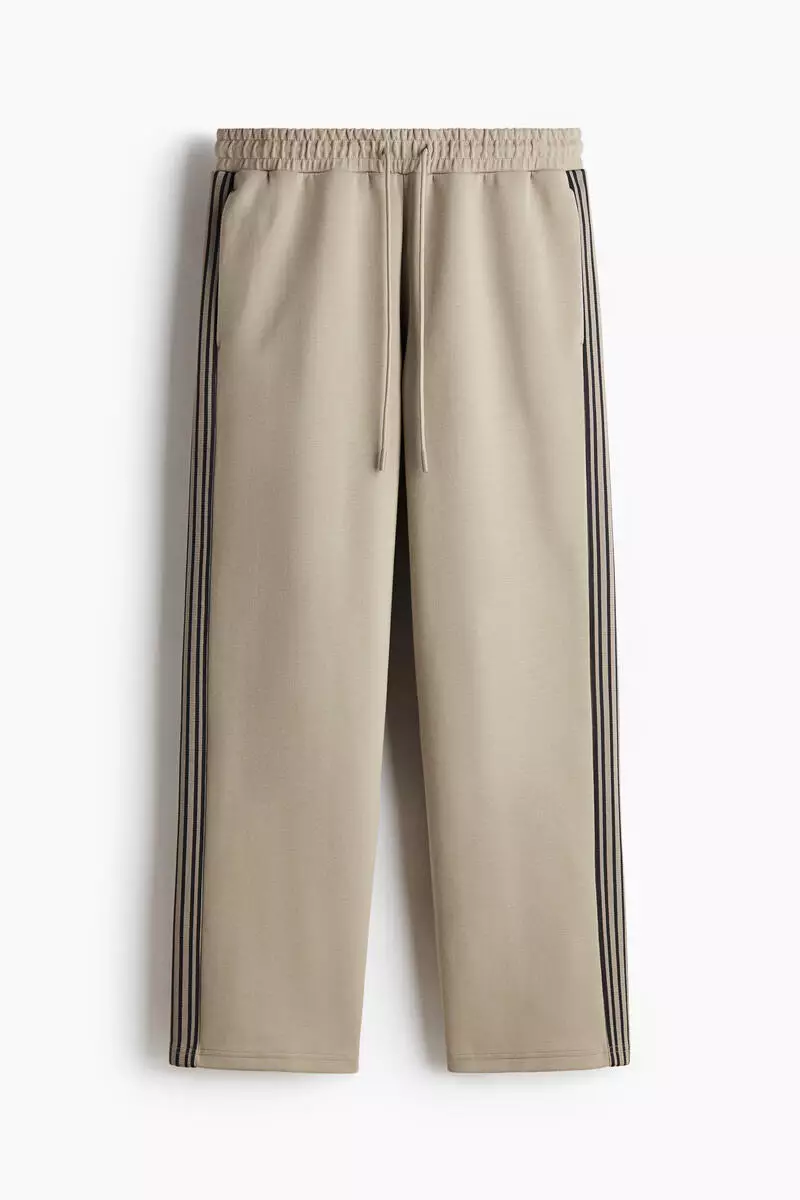 Loose Fit Sports joggers with DryMove™