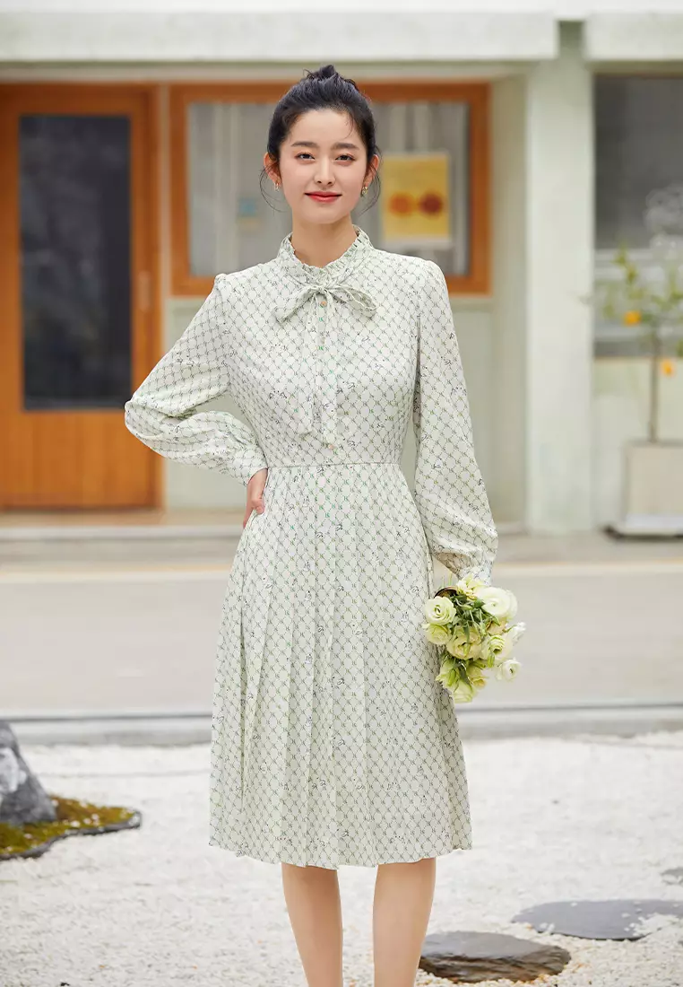Long Sleeve Floral Midi Dress with Round Collar and Collar Tie